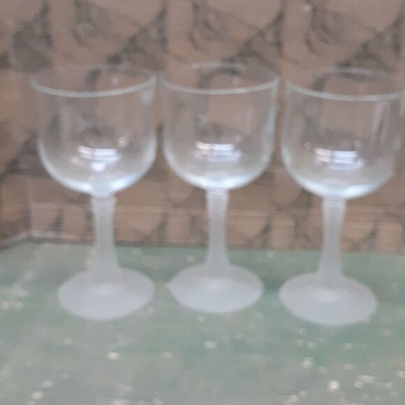 Hana Cristal D"Arques-Durand Other - Hana Cristal D"Arques-Durand CRA37 wine goblets with stunning frosted‎